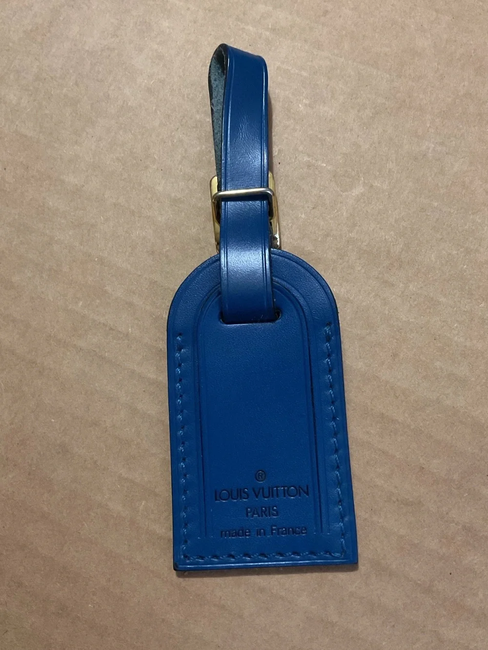 ✅LV PICK 1 AUTHENTIC LV LEATHER TAG +free fashion keychain
